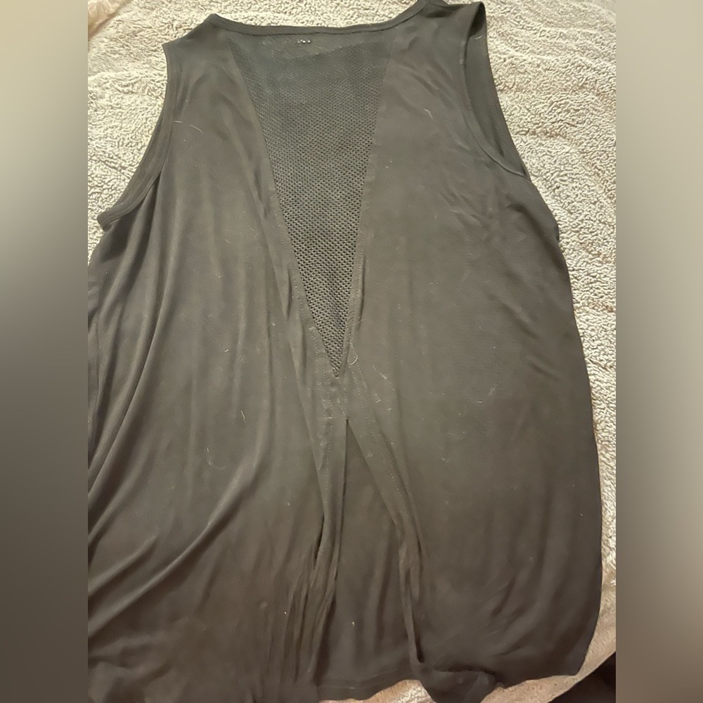 Mesh back and tie back work out tank
